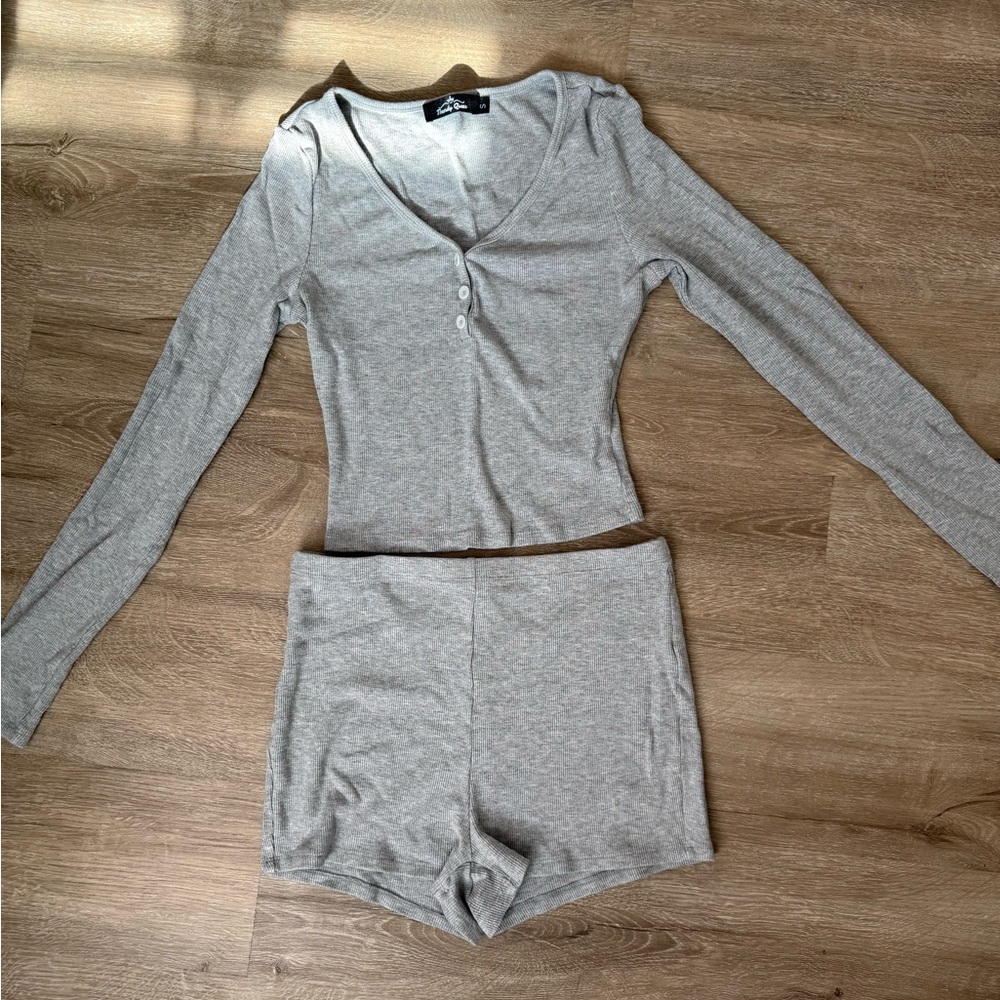Women's Gray Long Sleeve Sleepwear Set - Picture 6 of 8